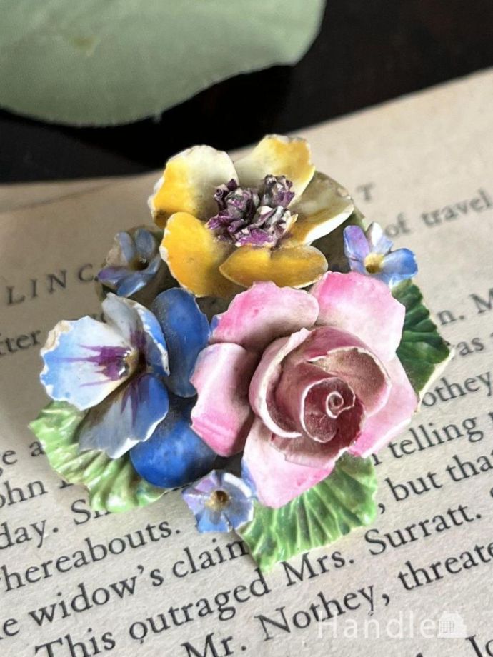 アンティークのブローチ