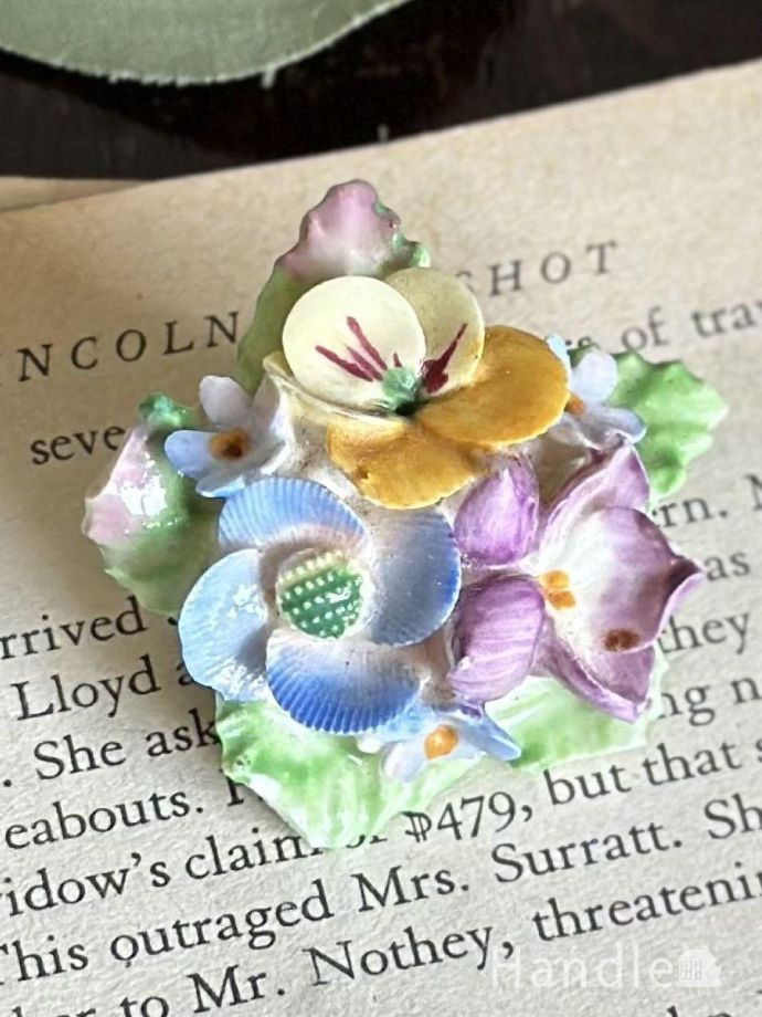 アンティークのブローチ