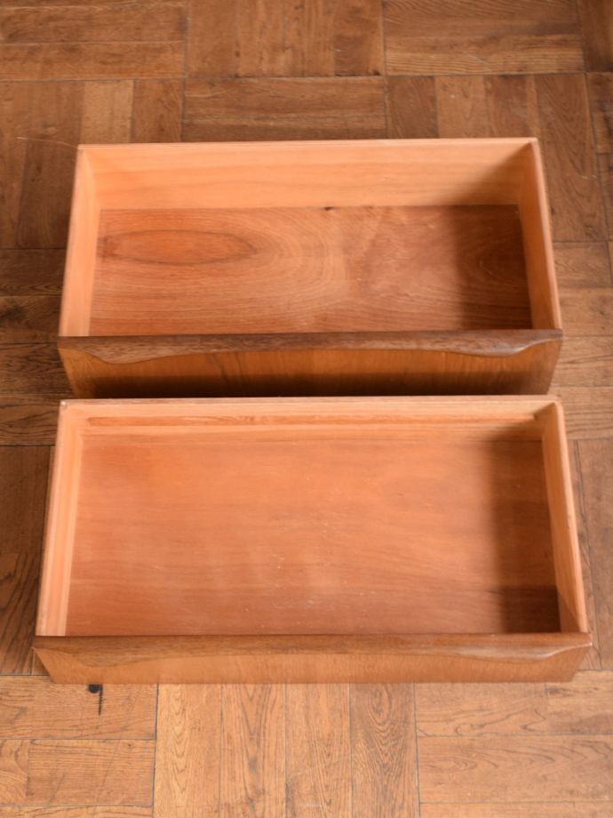 サイドボードの引き出し