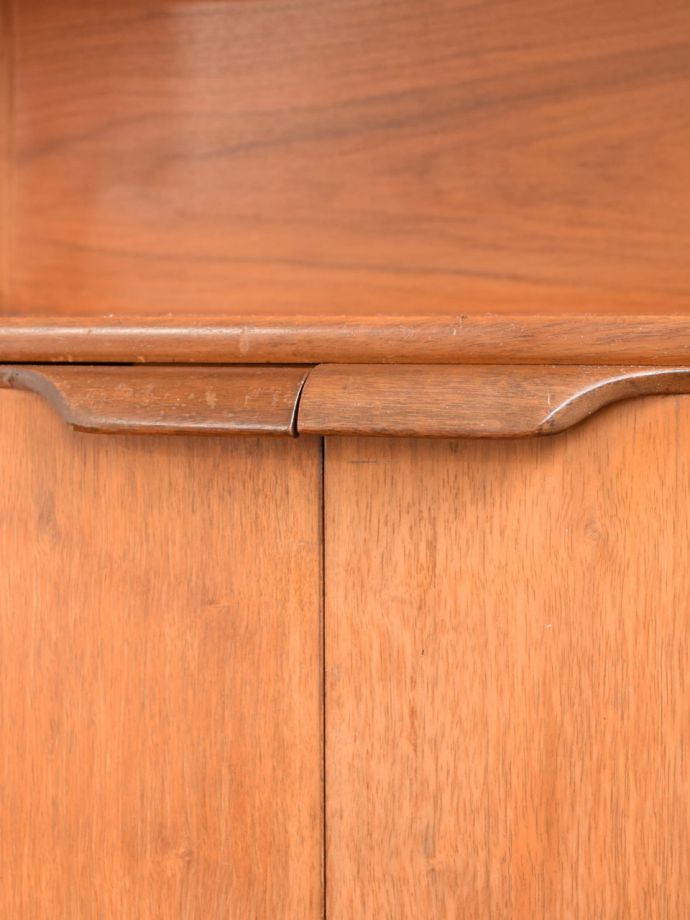 ビンテージ家具の木目