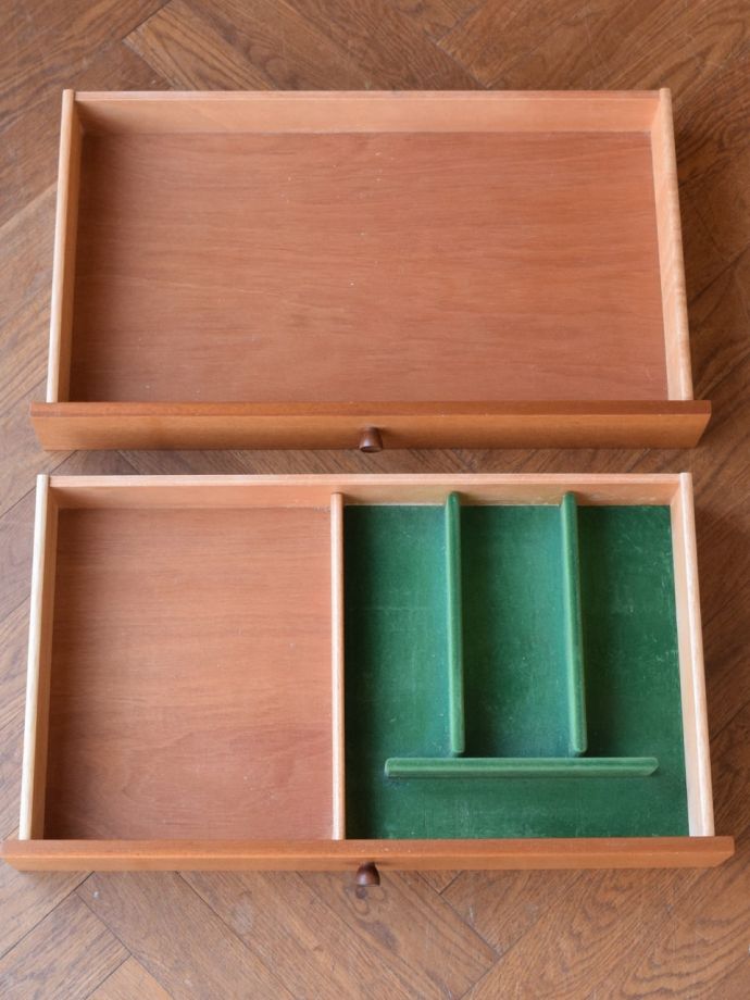 サイドボードの引き出し