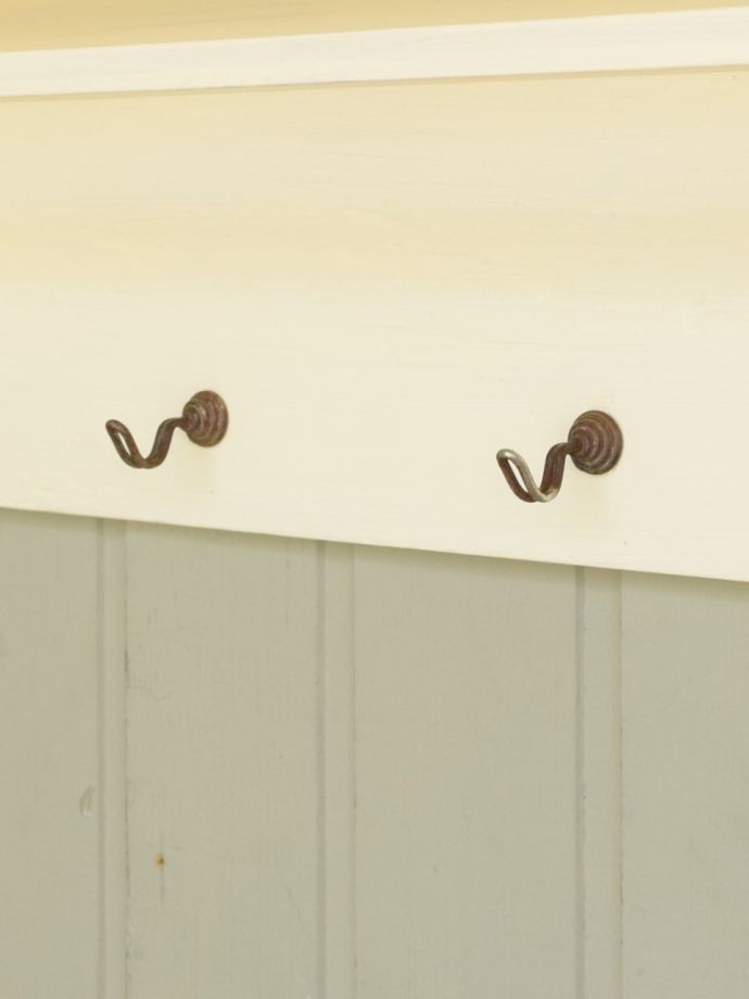 壁付けシェルフのフック