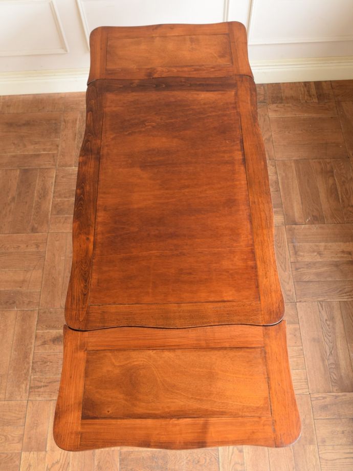 フランスの伸長式テーブルの天板