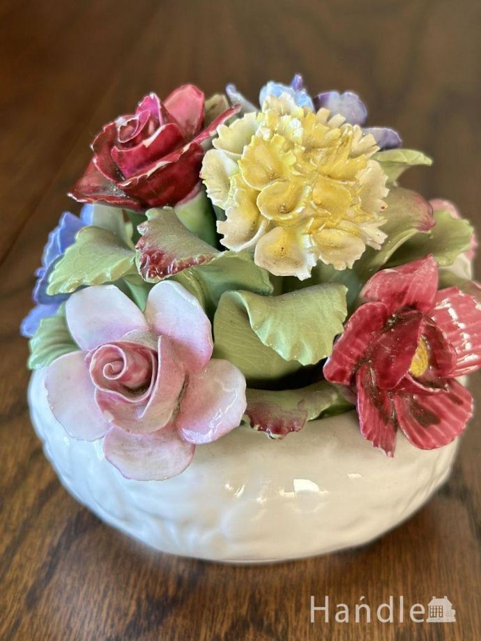 イギリスから届いたアンティークの花、エインズレイの陶磁器で出来た