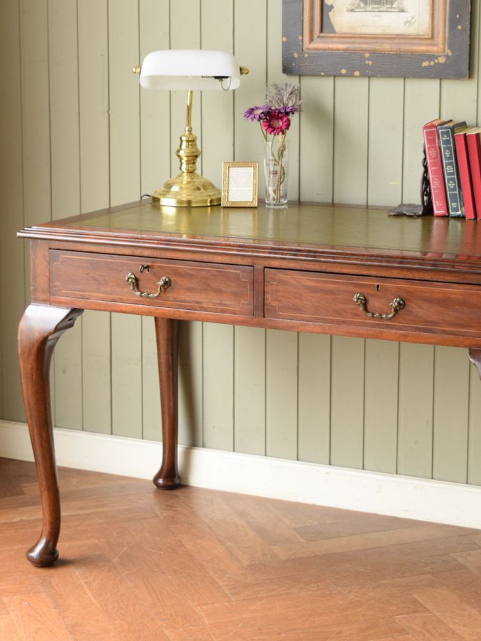 アンティークデスクの美しい木目