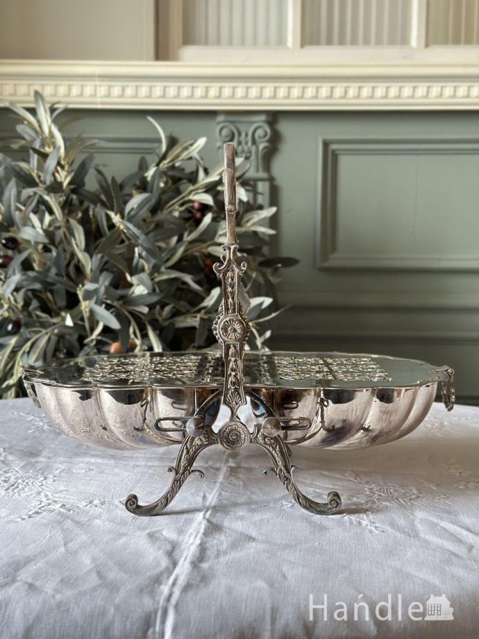 イギリスのマッピン＆ウェブ社のシルバー、貝殻の形がおしゃれな