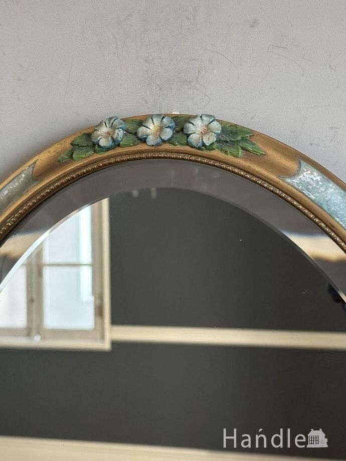 イギリスから届いた美しいバーボラミラー、青いお花の細工が可愛い