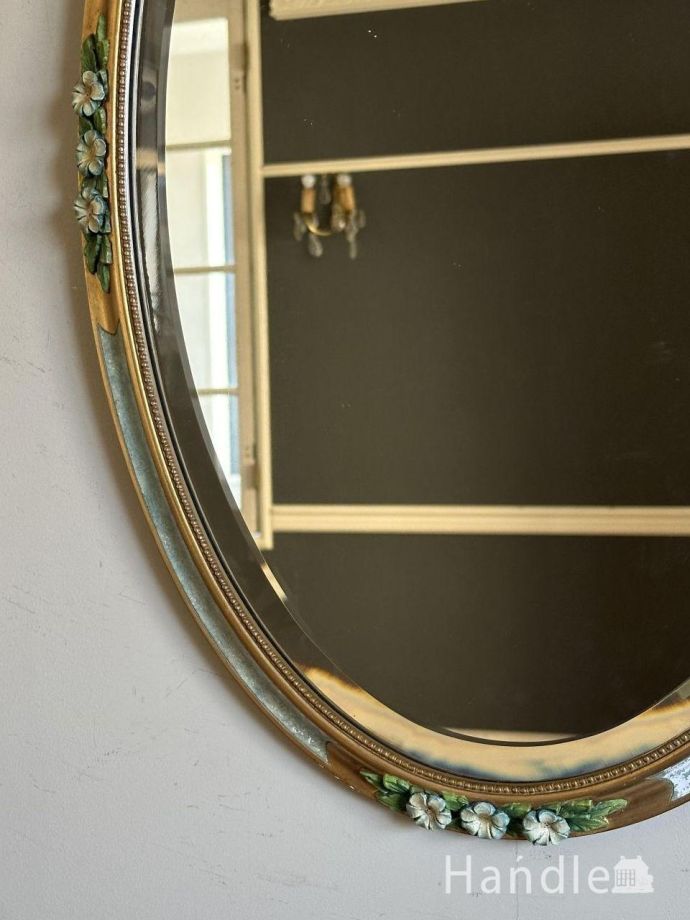 イギリスから届いた美しいバーボラミラー、青いお花の細工が可愛い