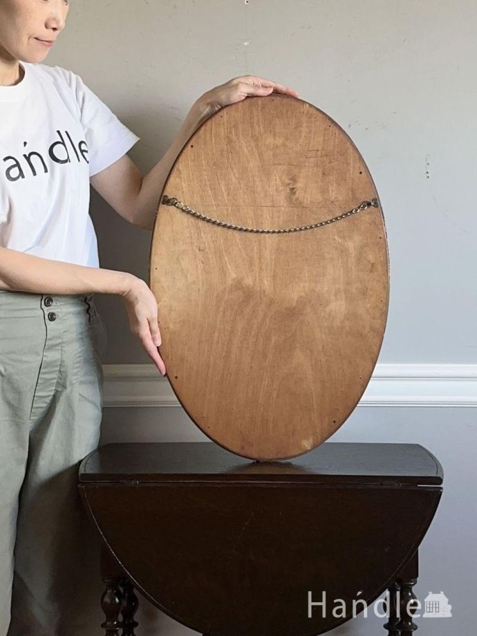 イギリスから届いた美しいバーボラミラー、青いお花の細工が可愛い