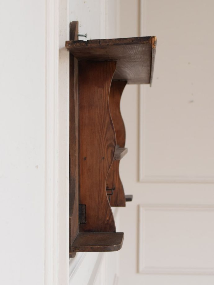 ウォールシェルフの側面