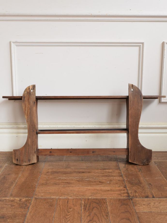 ウォールシェルフの裏