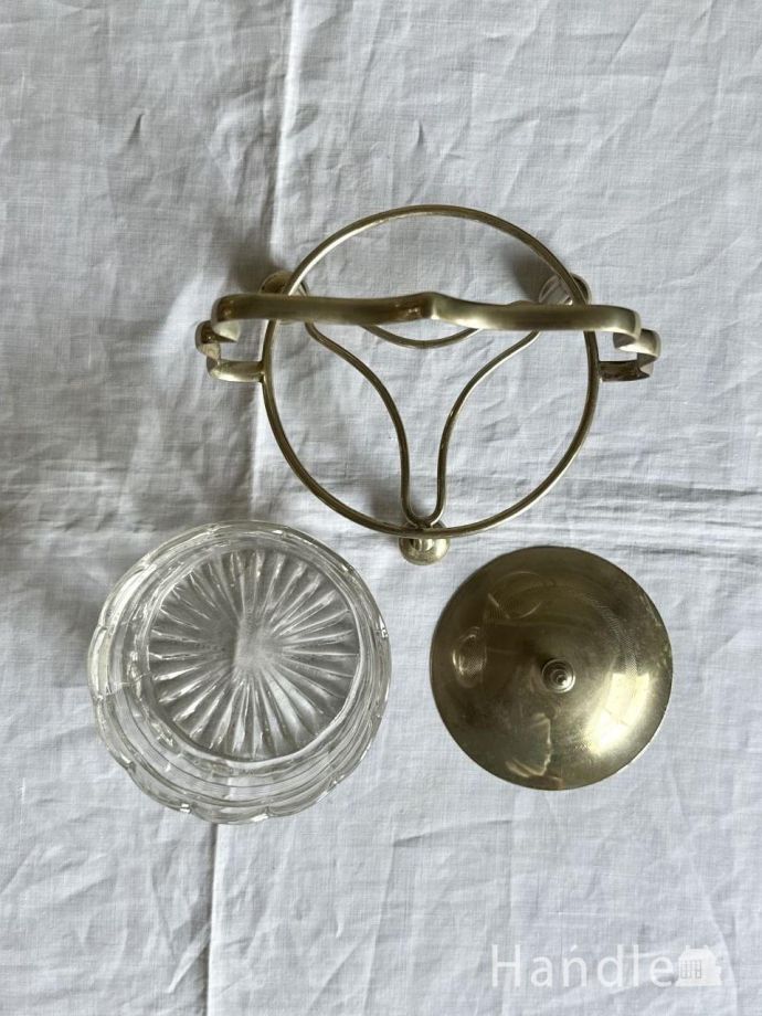 アンティーク 雑貨のガラス小物 アンティーク雑貨 ボウル 塩入れ? 上から見るとこんな形アンティークなので多少のキズやカケがある場合はありますが、使用上問題はありませんのでご了承下さい。(pg-6442)