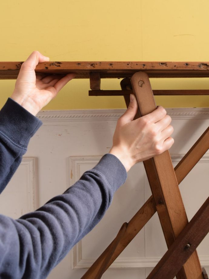 折り畳みできるアイロン台