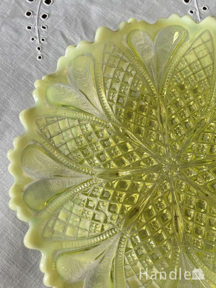 アンティークガラスのプレート