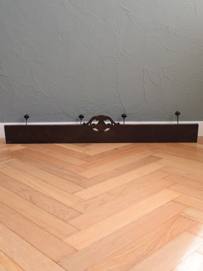 ウォールフックの後ろ姿