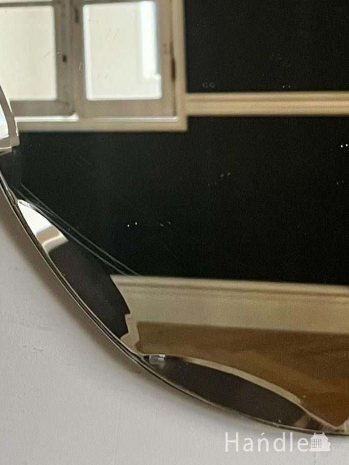 厚みが魅力のアンティークミラー