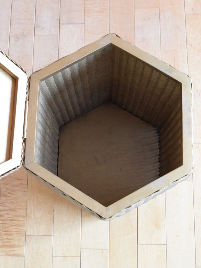 ロイドルームボックスの中