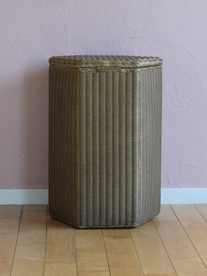 アンティークロイドルームボックスの後ろ姿