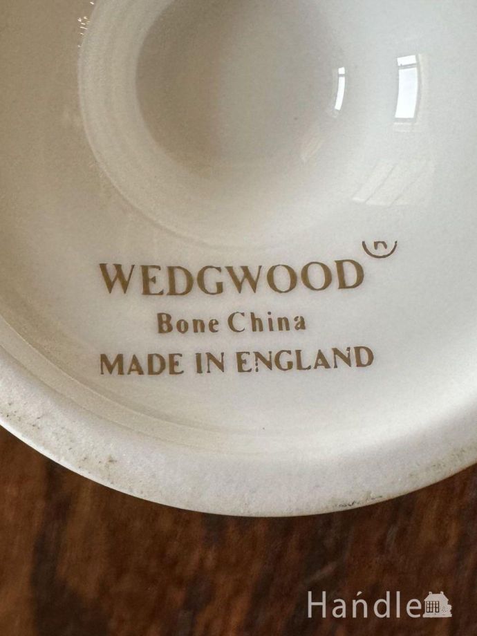 フラワーベースのバックスタンプ