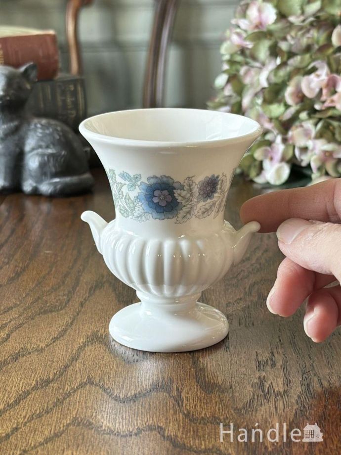 陶磁器のフラワーベース