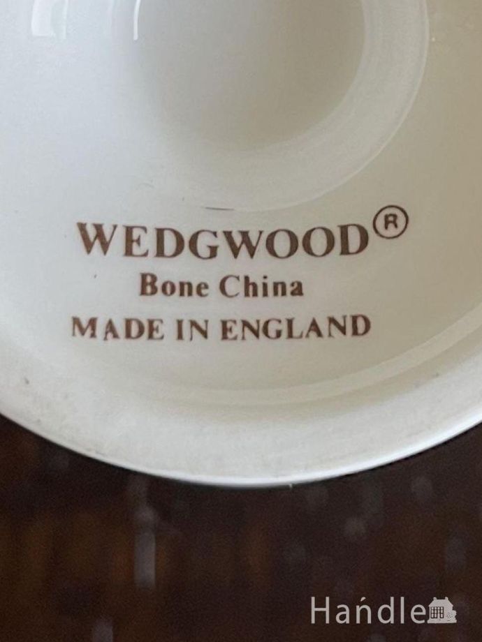 フラワーベースのバックスタンプ