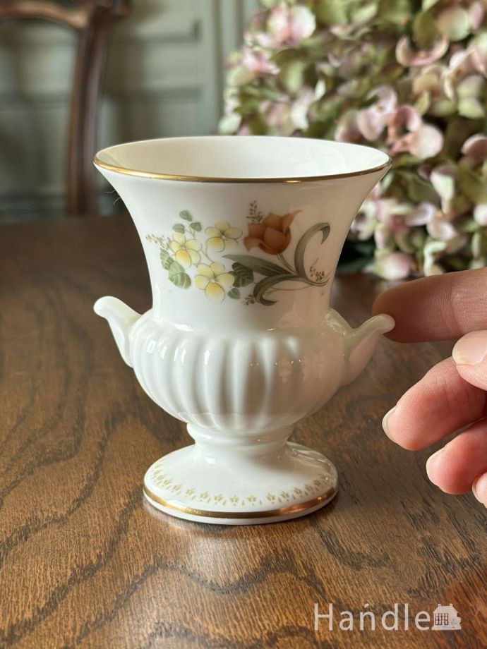 陶磁器のフラワーベース