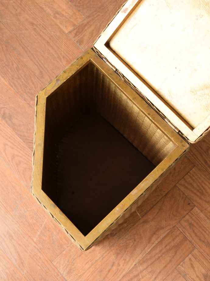 ロイドルームボックスの中