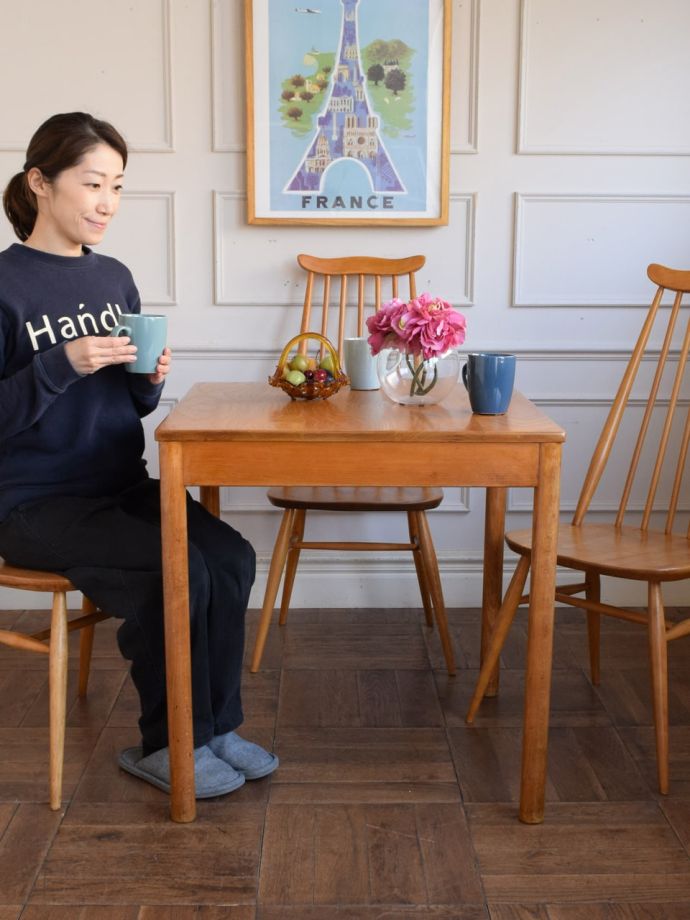 アーコールのテーブル