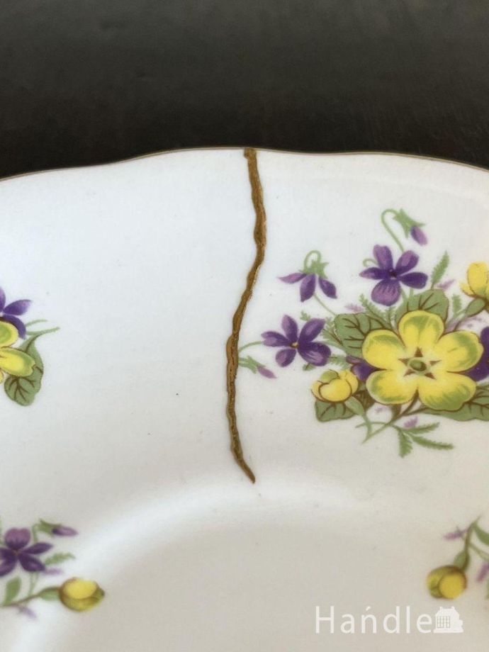 ヒビがありました。