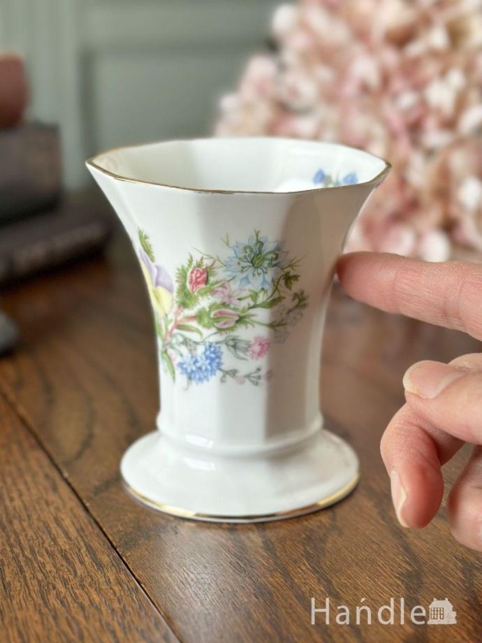 陶磁器のフラワーベース
