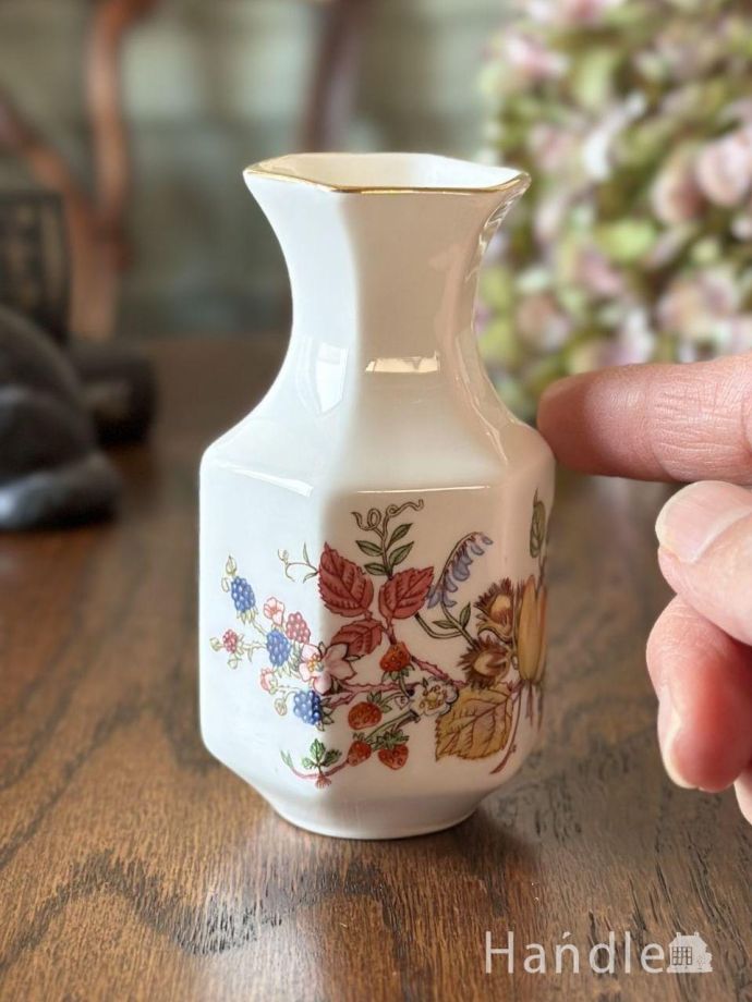 陶磁器のフラワーベース