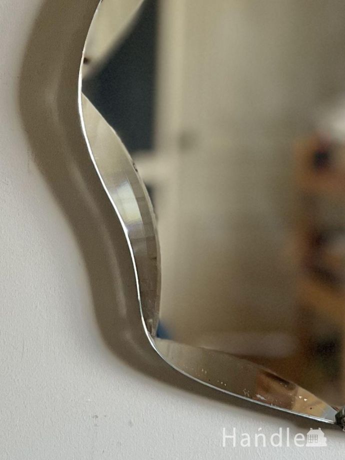 厚みが魅力のアンティークミラー