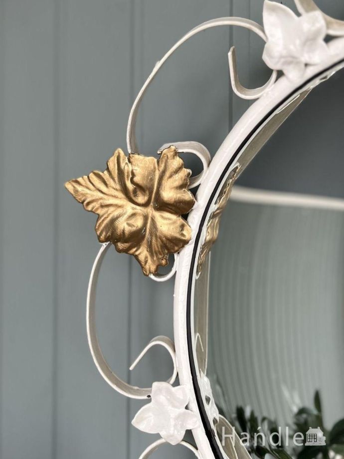 アンティークの鏡の装飾