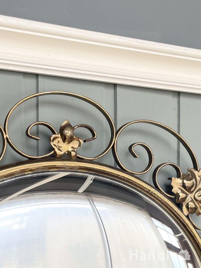 アンティークの鏡の装飾