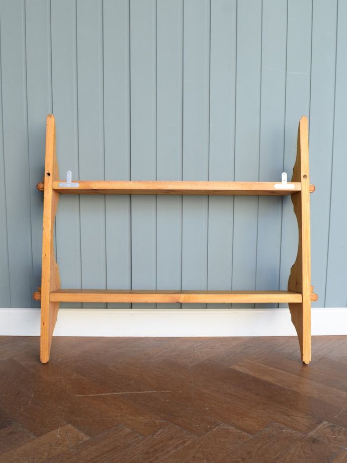 ウォールシェルフの裏