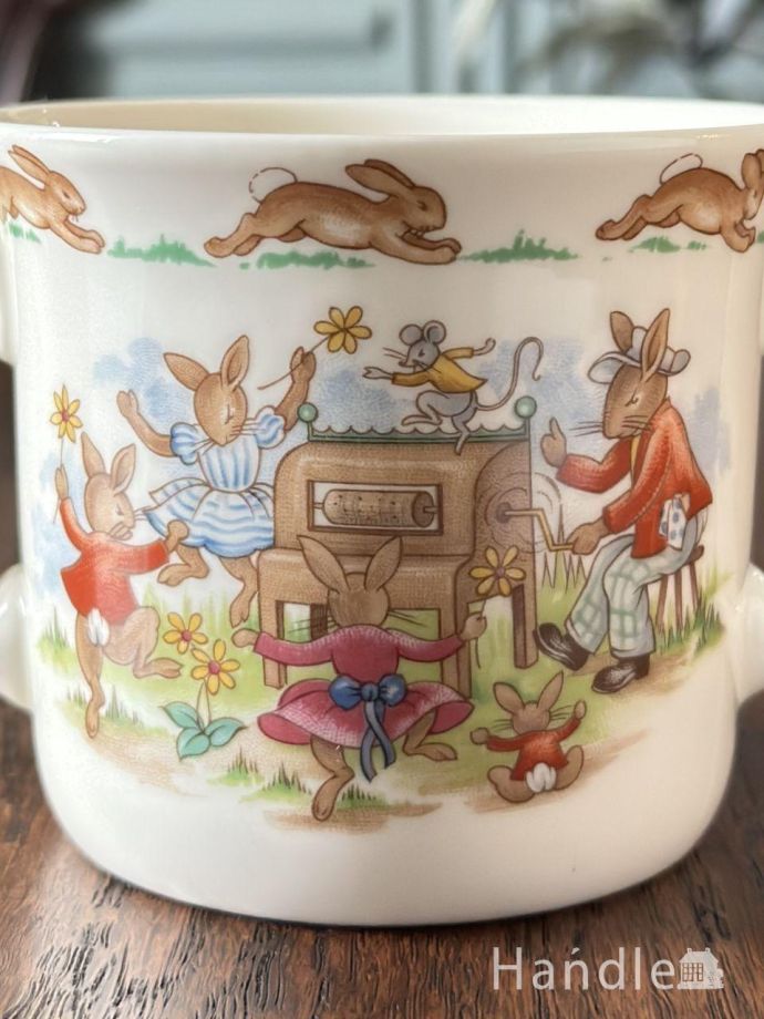 アンティークのマグカップ