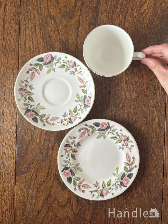 ウェッジウッドのハサウェイローズ、アンティークのカップ＆ソーサー