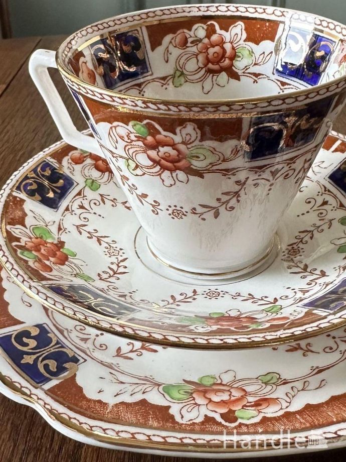 アンティークのカップ＆ソーサー(トリオ)