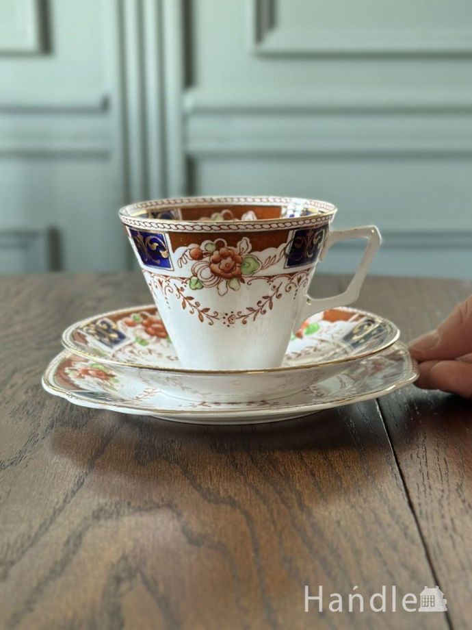 アンティークのカップ＆ソーサー