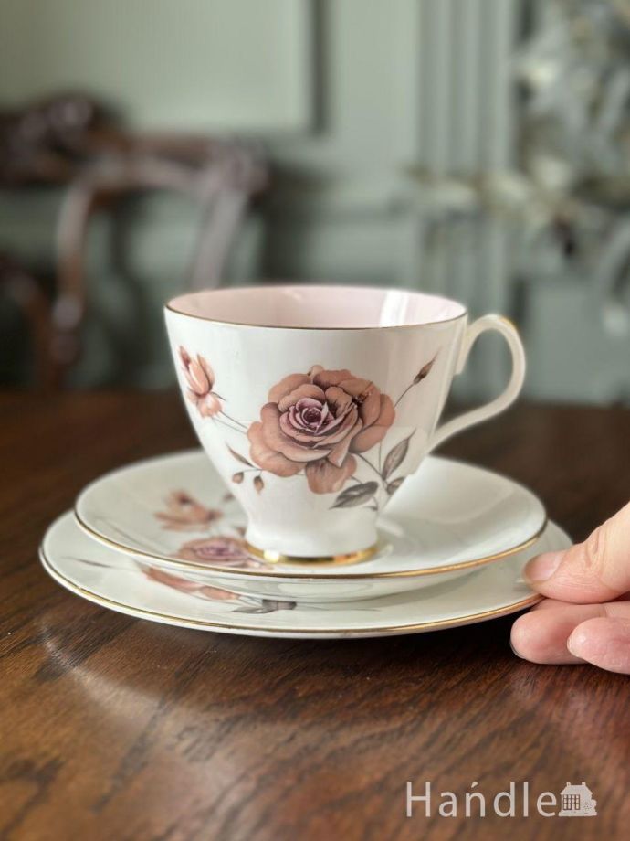 アンティークのカップ＆ソーサー