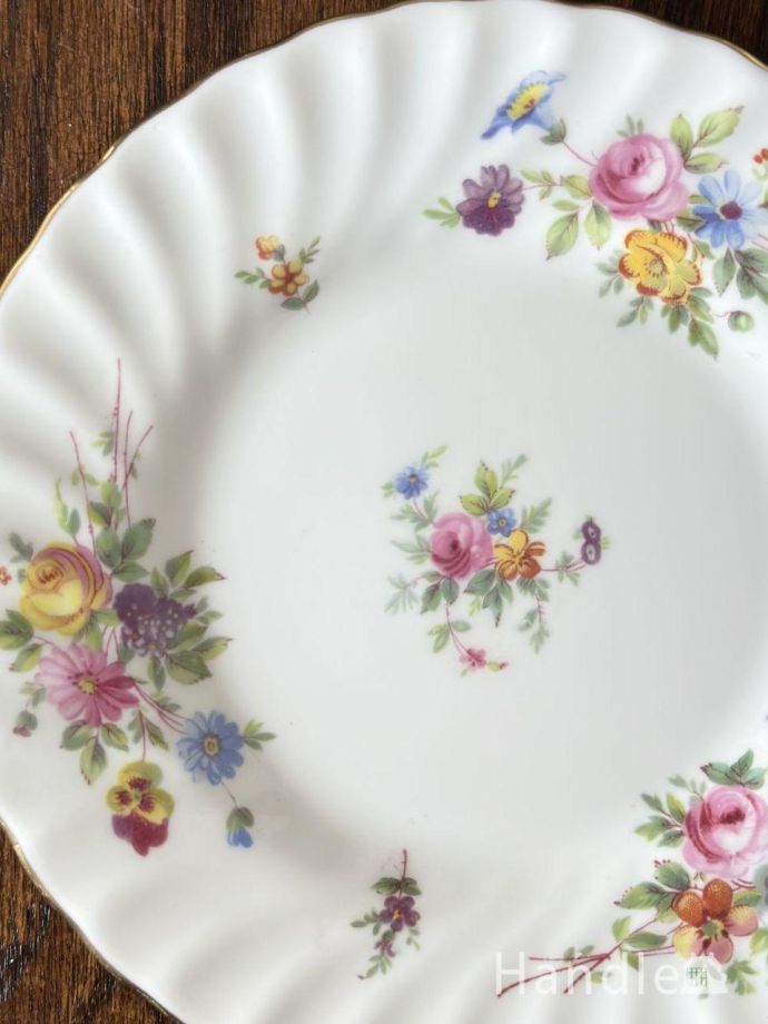 イギリスのカップ＆ソーサー(トリオ)