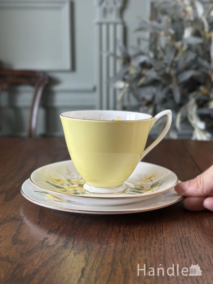 アンティークのカップ＆ソーサー