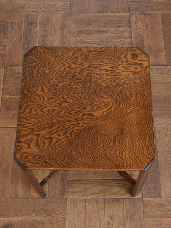 オケージョナルテーブルの天板