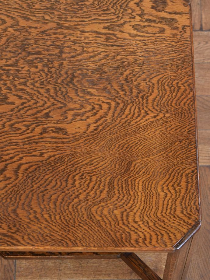 オケージョナルテーブルの天板