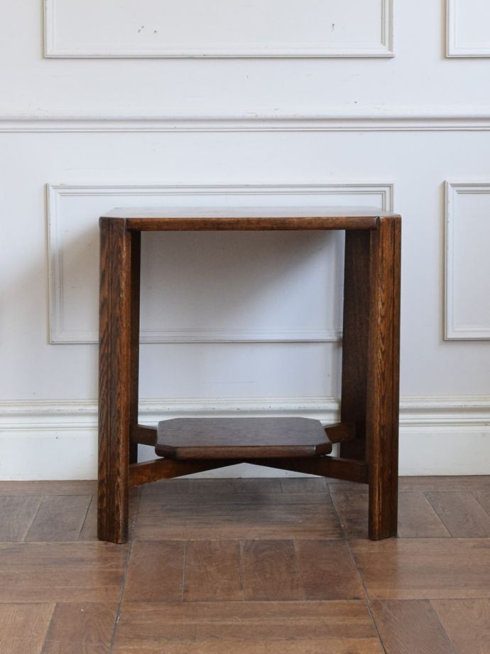 アンティーク家具の側面