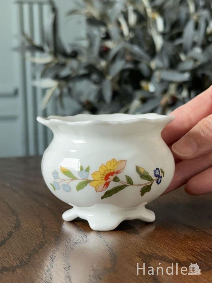 陶磁器のフラワーベース