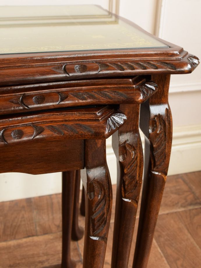 英国アンティークらしい装飾