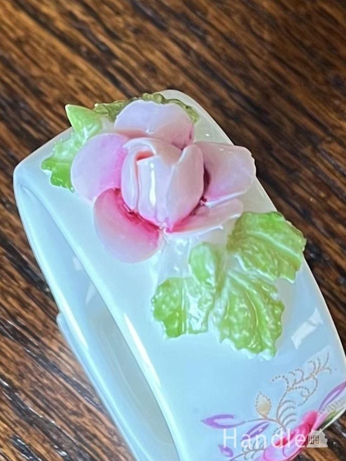 陶器で出来たナプキンリング