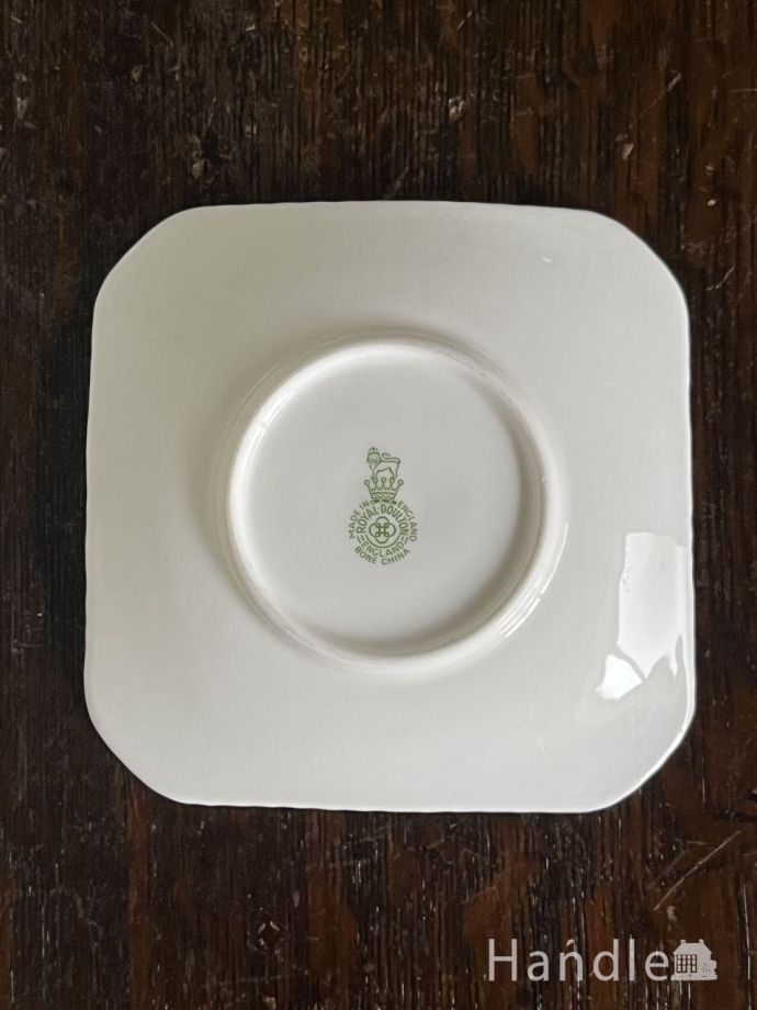 プレートの後ろ