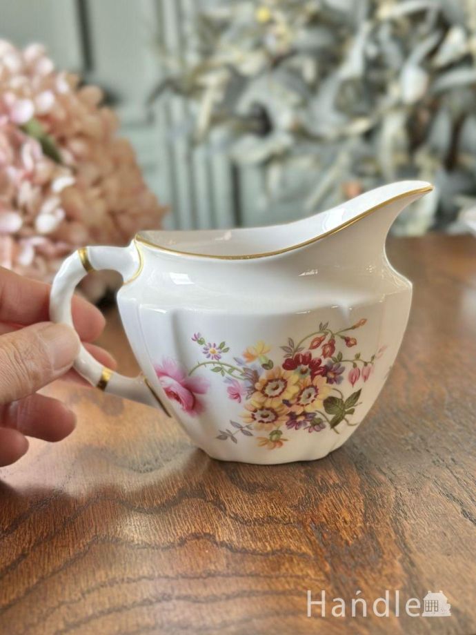 陶磁器のミルクピッチャー